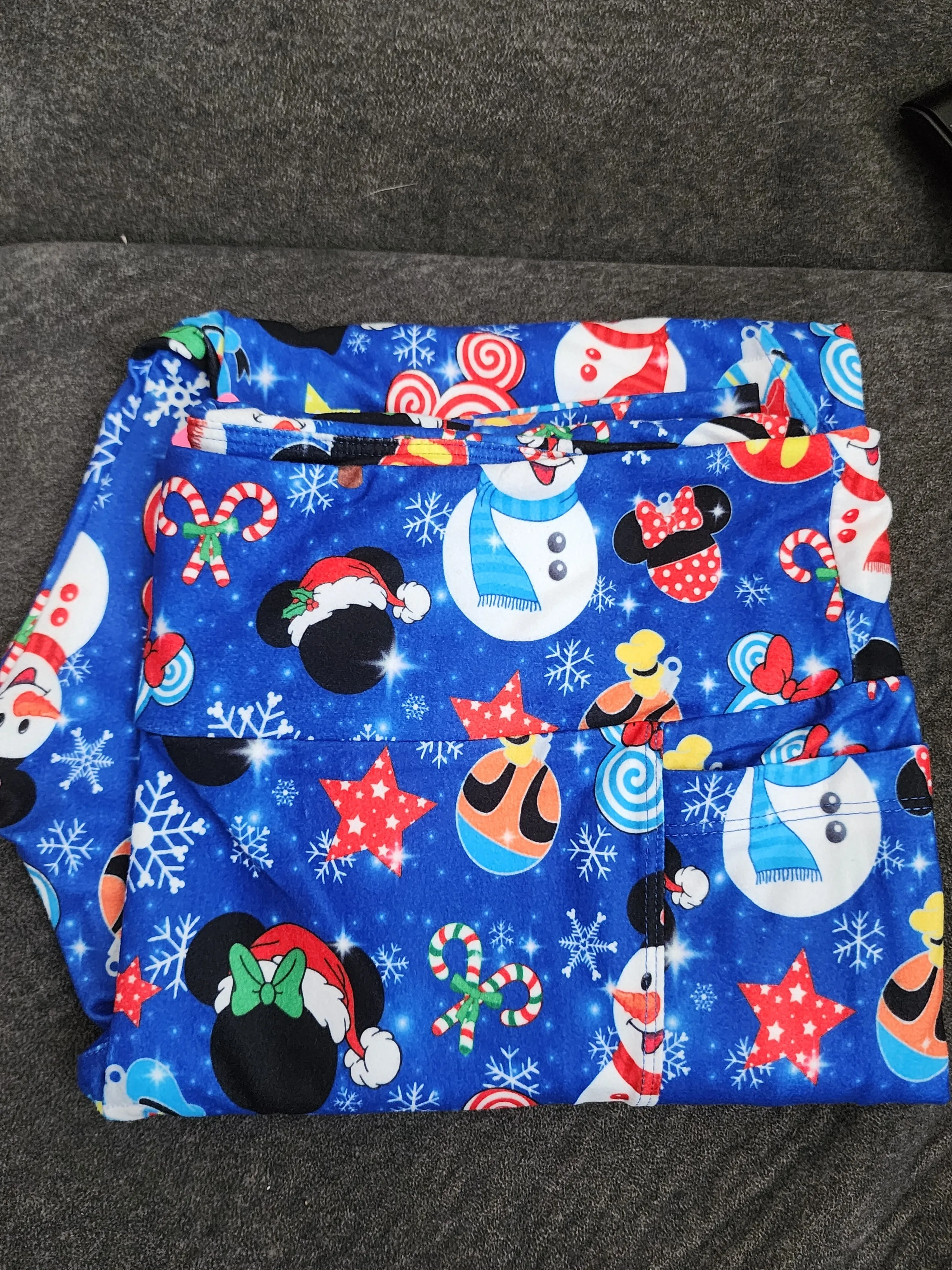 *Charlies Project Disney Mickey and Friends Holiday Christmas Leggings