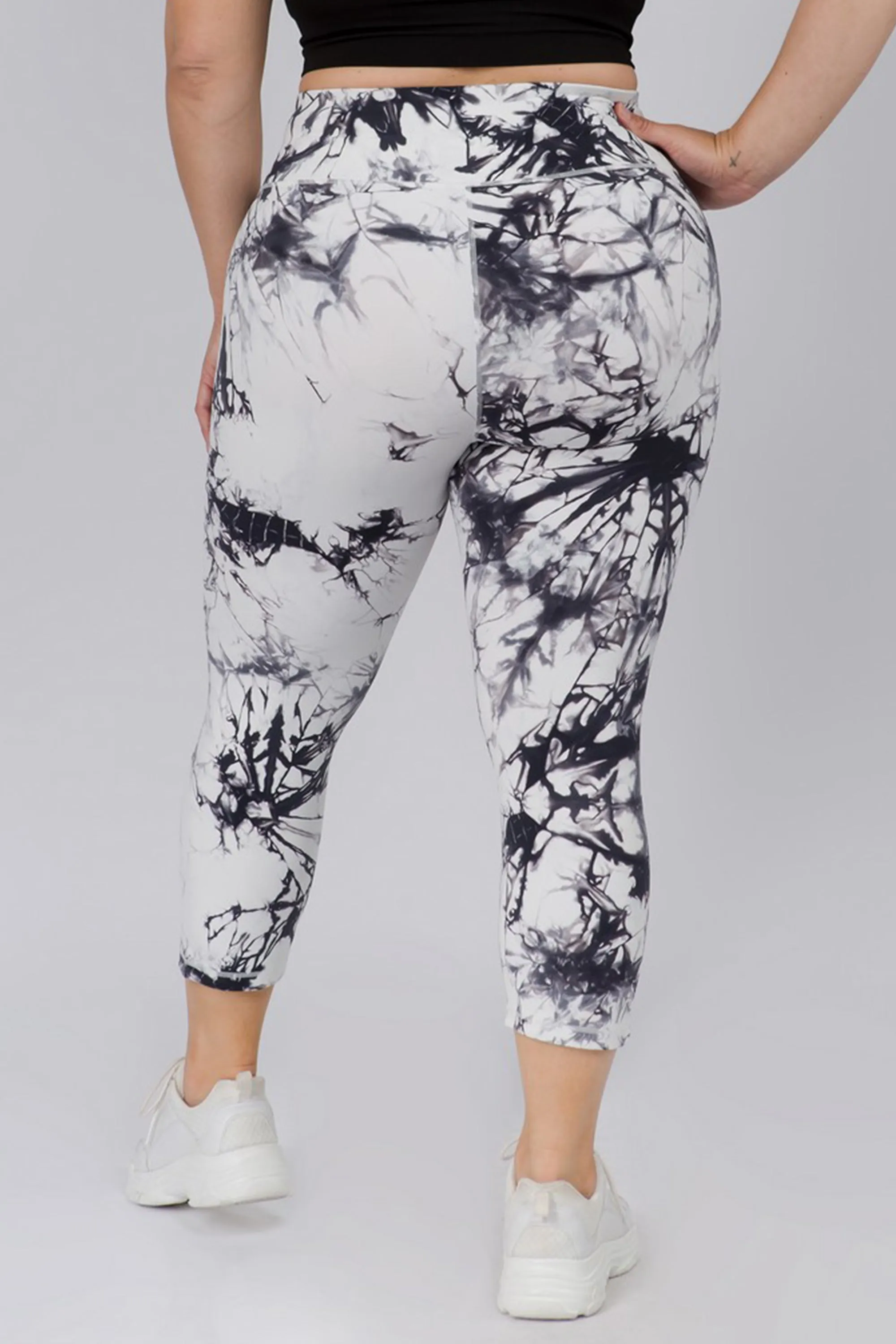 Plus Size Wild and Free Tie-Dye Print Active Capri Leggings