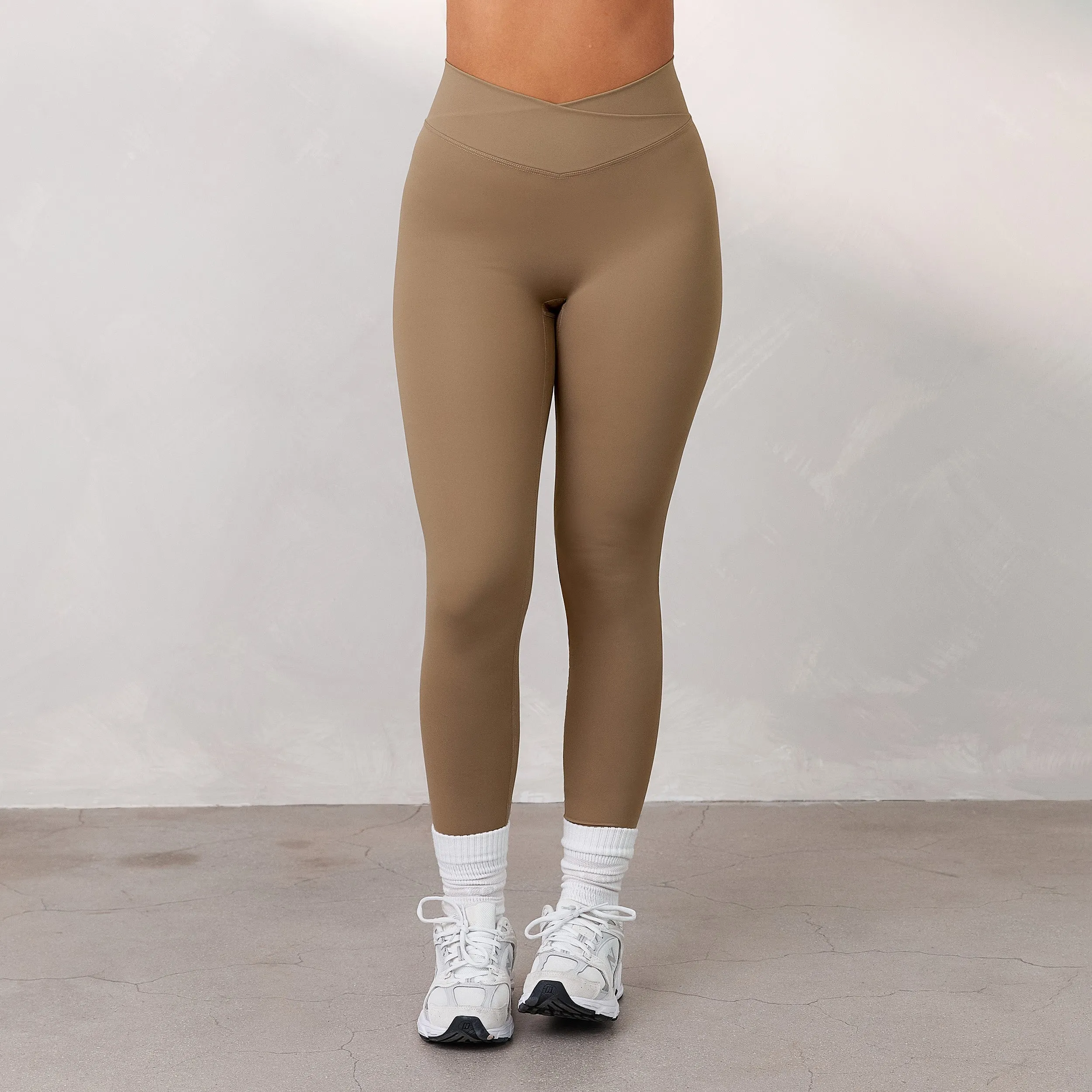 Silhouette Crossover Leggings - Toffee