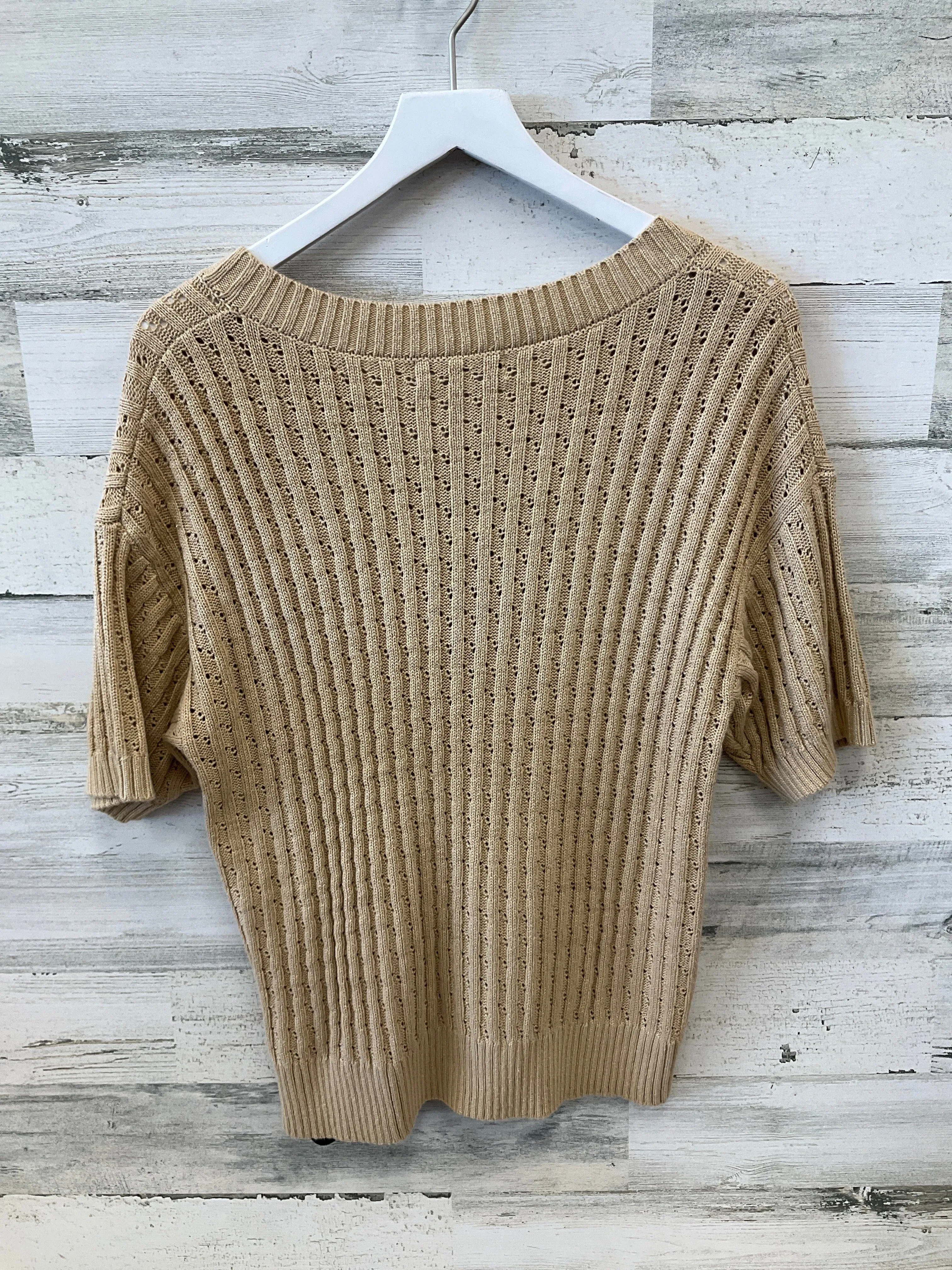 Sweater Short Sleeve By Clothes Mentor In Beige, Size: M